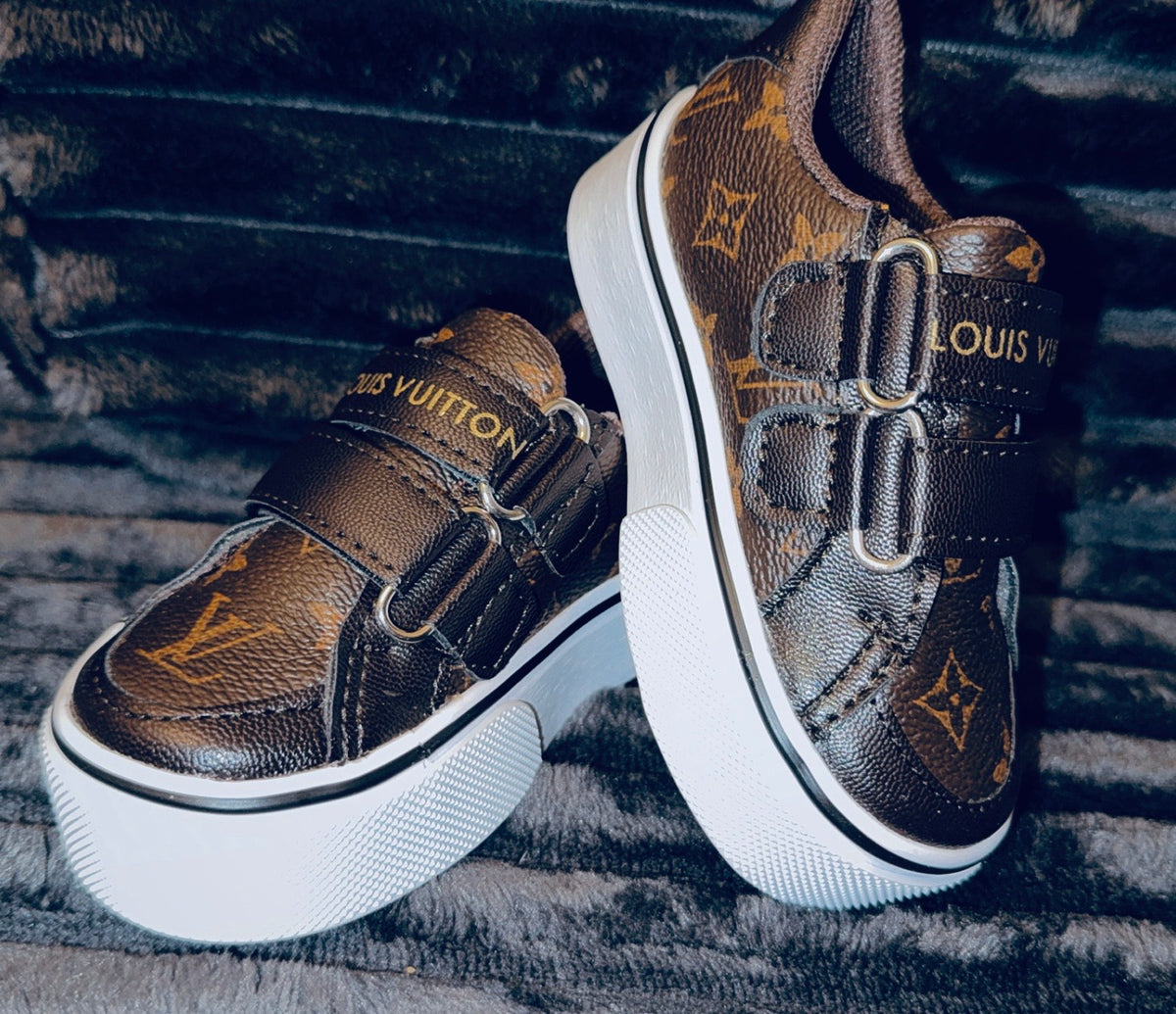 Kids Brown Velcro shoes