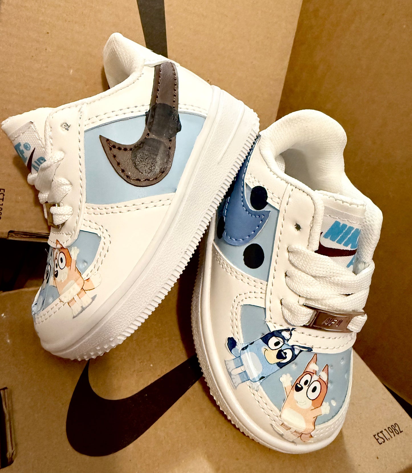 Blue tennis shoes