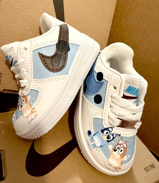 Blue tennis shoes